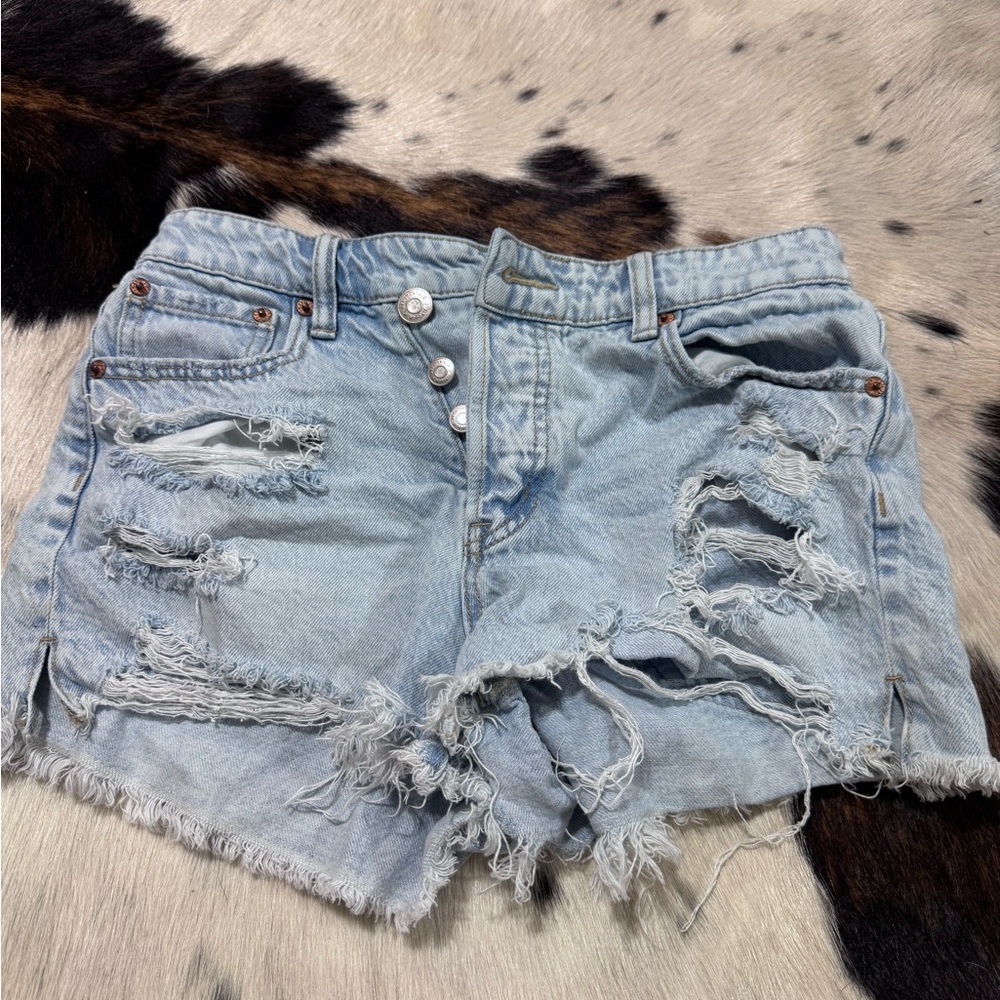 side 0 barely worn shorts